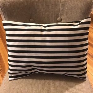 Black and White Stripe Throw‎ Pillow
